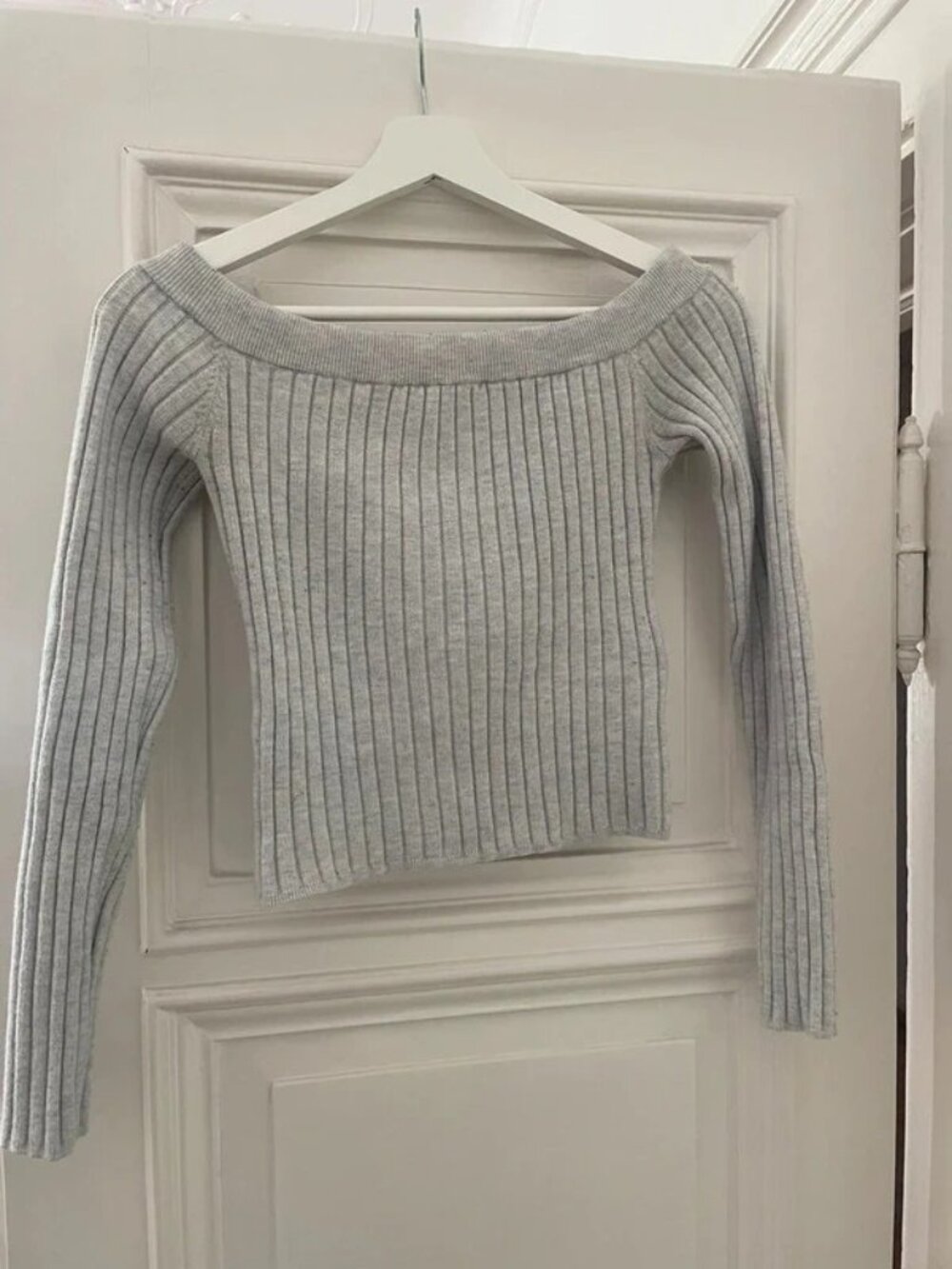 Light Gray Ribbed Off-Shoulder Fitted Sweater Women's XS